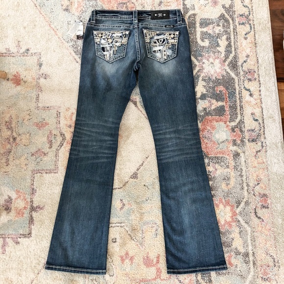 *New* Miss Me Jeans - Picture 2 of 6